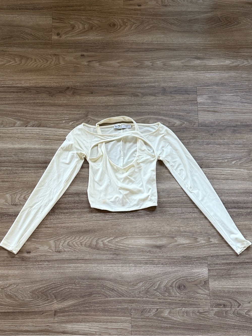 Bershka Cream Long-Sleeve Cropped Top with Front Cutout